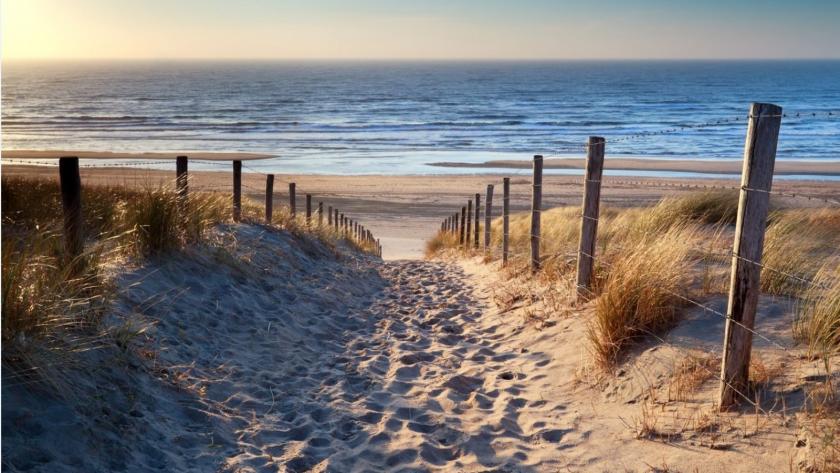 Zandpad naar strand