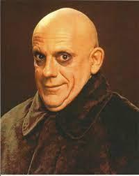 Een Amerikaanse kankerpatiënt die er eens goed voor ging zitten om Uncle Fester uit te beelden