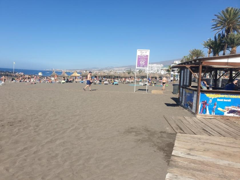 Strand van Tenerife, (die man met die pens ben ik niet hoor)