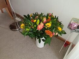 Bloemen van mijn collega's na thuiskomst